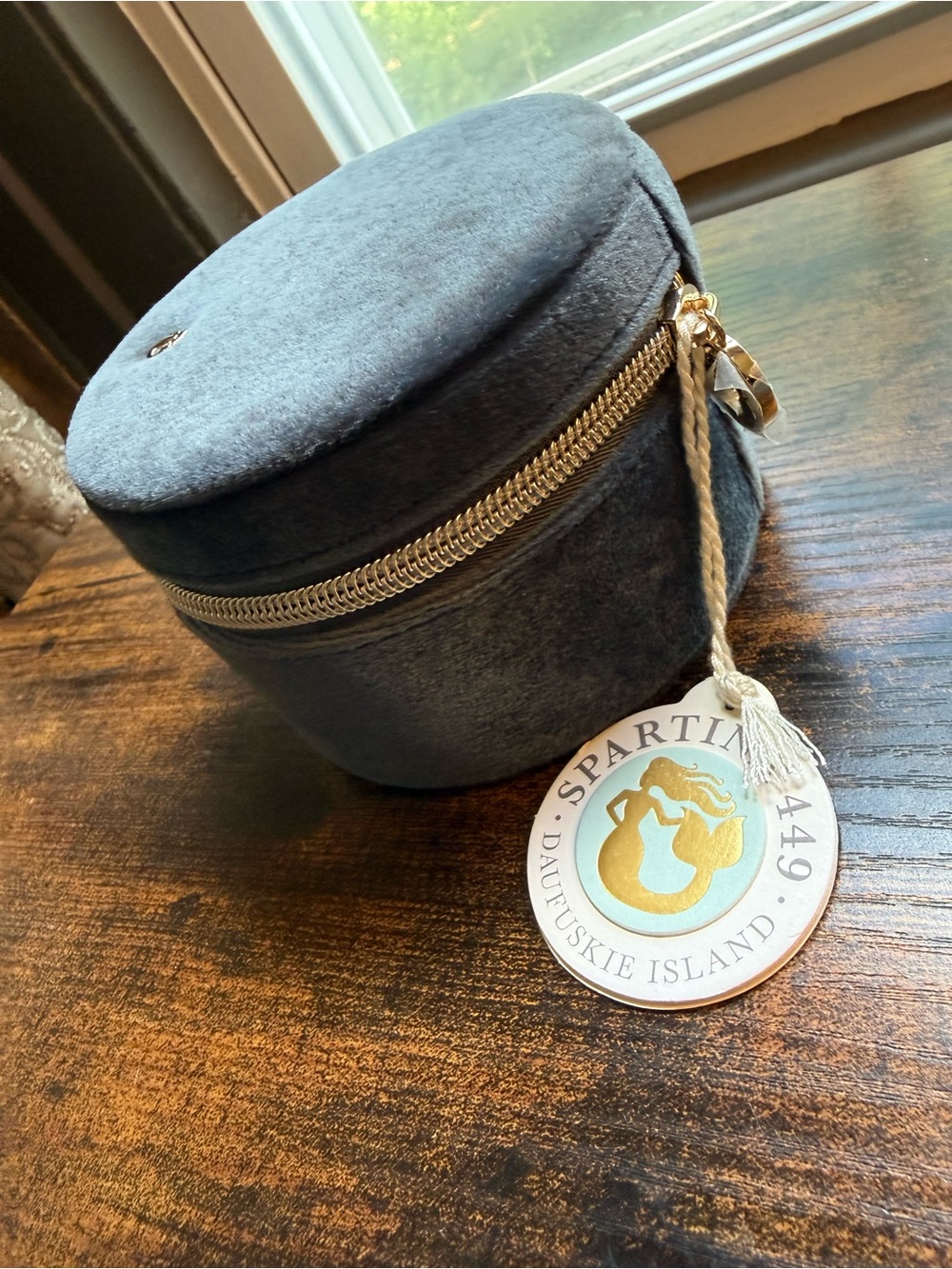 Spartina 449 Gray Velvet Round Jewelry Case with Gold Hardware - Picture 3 of 6